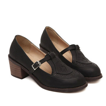 Boucle de style rétro évider talons hauts carrés chaussures de sport